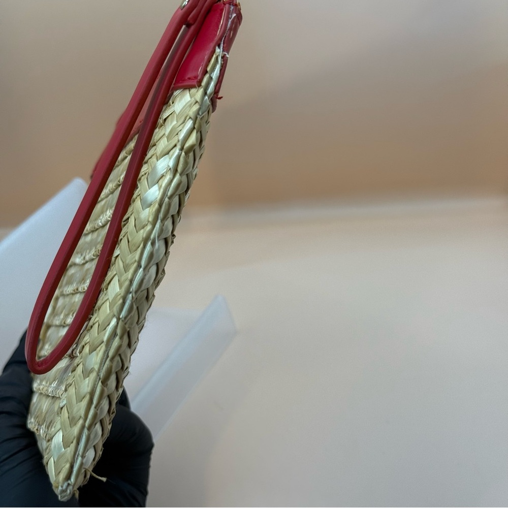 ❤️SUPER CUTE MIU MIU STRAW POUCH/WRISTLET❤️ - Picture 4 of 6